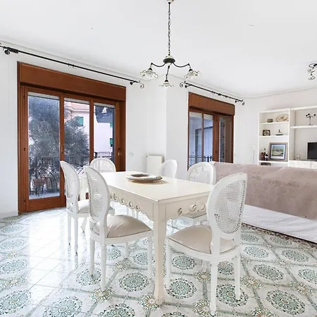 - Annarita Апартаменты Сорренто